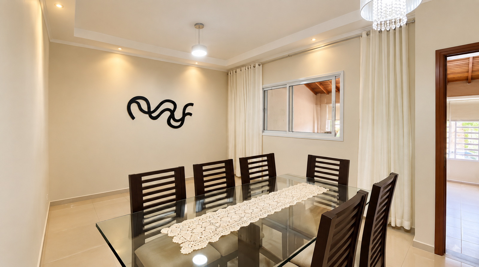 Casa com 3 dormitórios e suíte